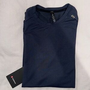 Lululemon T-Shirt